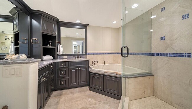 Building Photo - 575 Sanctuary Dr