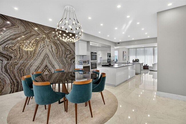 Building Photo - 5000 Island Estates Dr