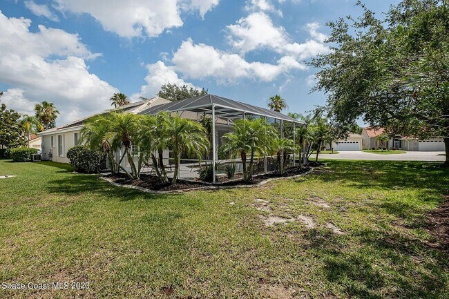 Building Photo - 3 Bed 2 bath 2 car garage pool home