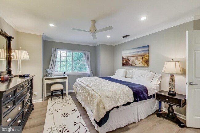 Building Photo - 5708 Chapman Mill Dr