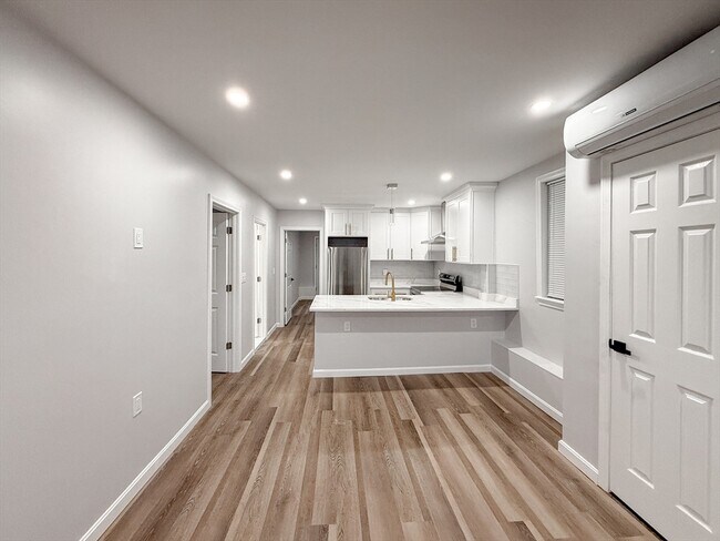 Building Photo - 29 Avon St