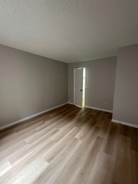 Building Photo - 14740 E Kentucky Dr