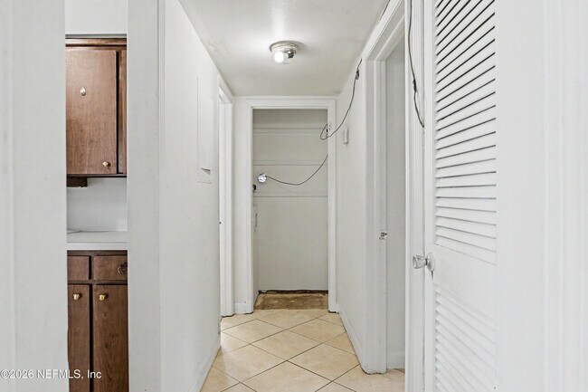 Building Photo - 1557 El Prado Rd