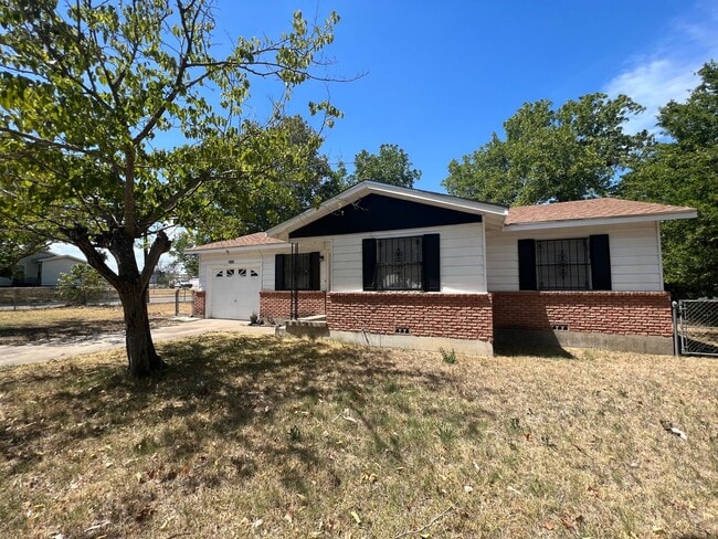 Primary Photo - 1303 Redondo Dr