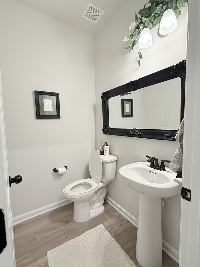 Building Photo - 7038 Levelcross Ln