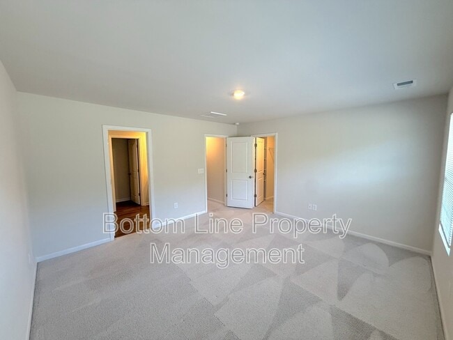 Building Photo - 15708 Country House St