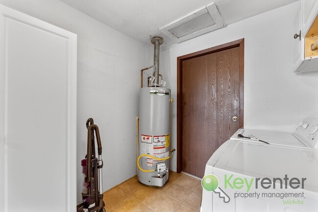 Building Photo - Applicances included! 2 Bedroom 2 Bathroom...