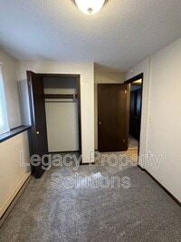 Building Photo - 206 1st St