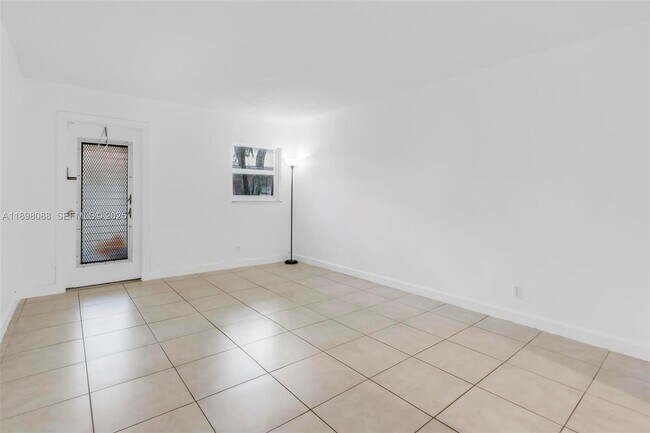 Building Photo - 8002 Lagos De Campo Blvd