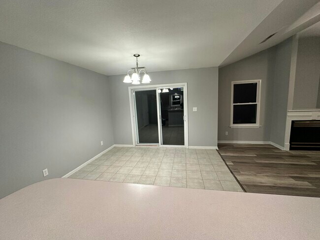 Building Photo - 4600 Wren Wood Dr