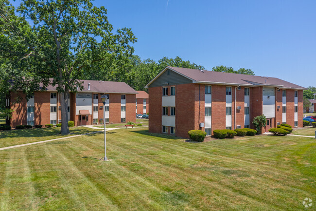 Building Photo - Oakwood Park Apartments