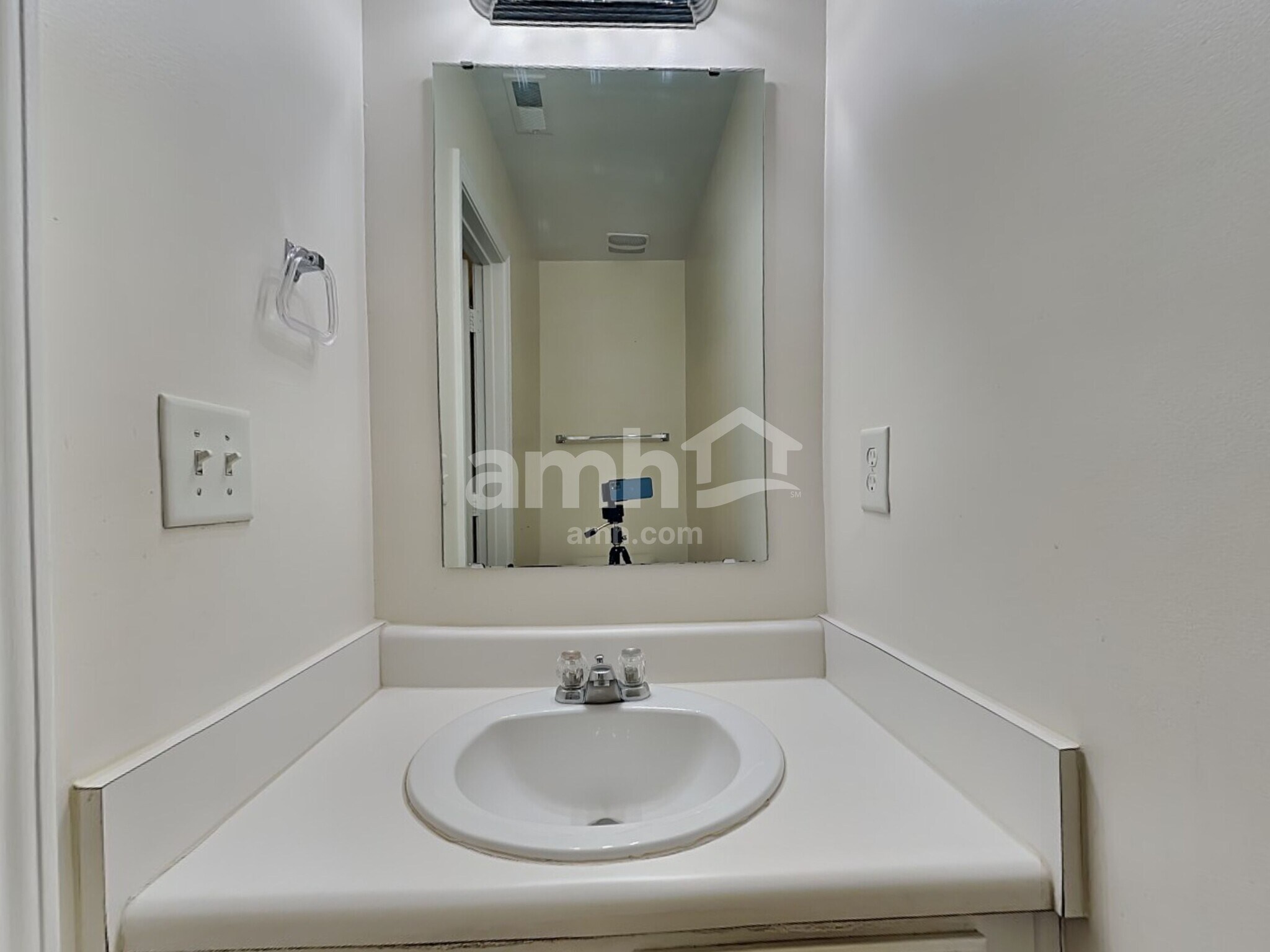 Building Photo - 7005 Sunman Rd