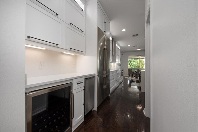 Building Photo - 4306 Old Sycamore Loop