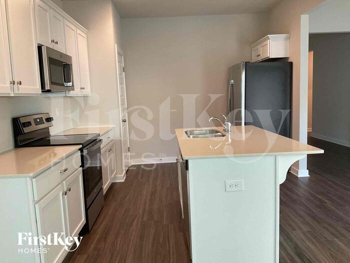 Building Photo - 130 Avalon Wy