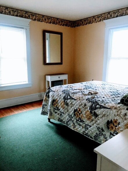 Building Photo - 113 Curtis Place