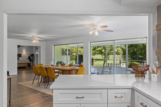 Building Photo - 460 Magellan Dr