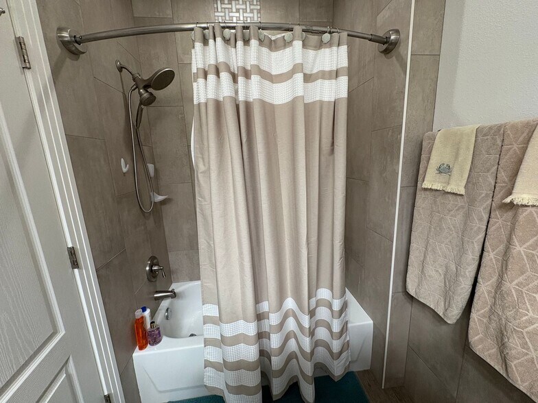 Building Photo - Make every day feel like a getaway in The Towns at Lakeside Plantation!