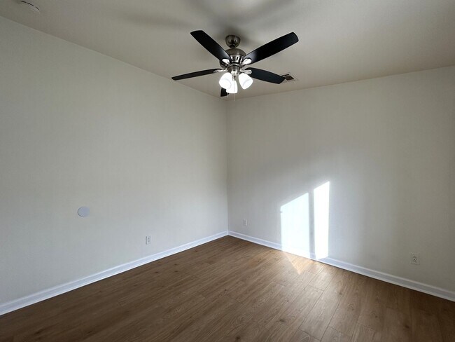 Building Photo - 28670 Landau Blvd