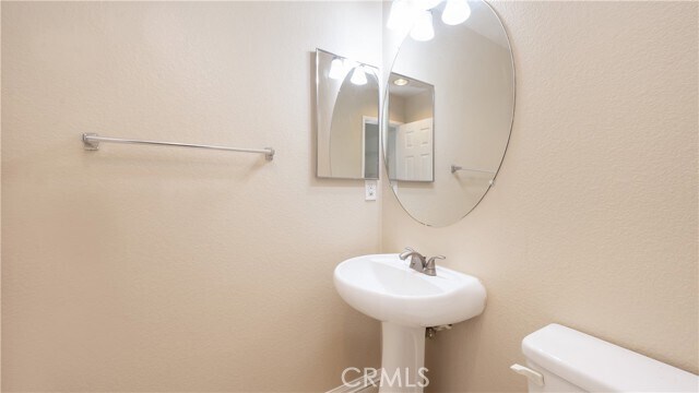 Building Photo - 5916 Wilshire Dr
