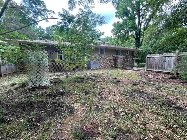 Building Photo - 30 Suanee Dr