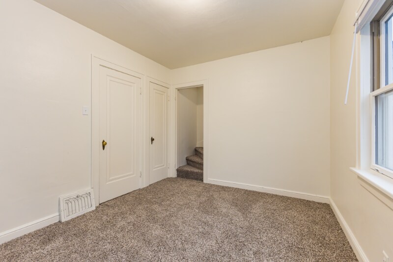 Building Photo - 4545 Calumet Ave