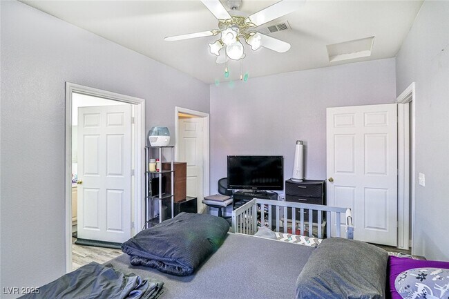 Building Photo - 5250 S Rainbow Blvd