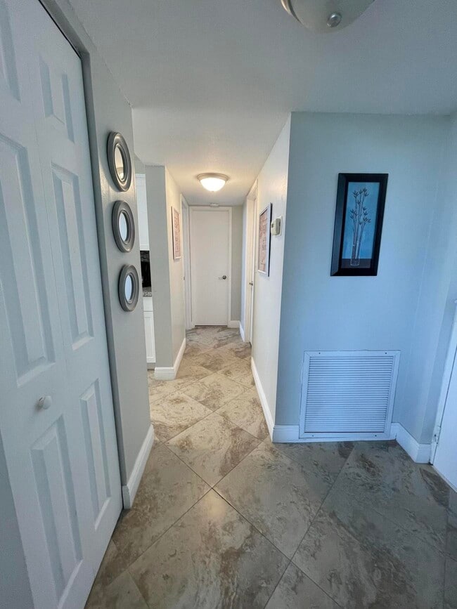Building Photo - 955 Dotterel Rd