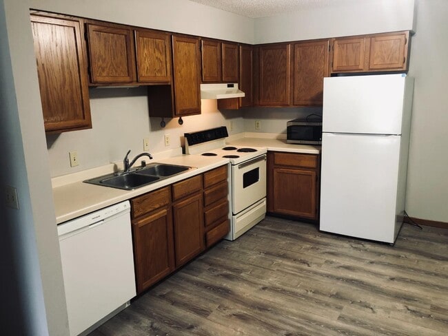 Building Photo - 469 Gibbs St S