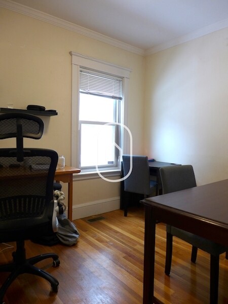 Building Photo - 16 Worthington St