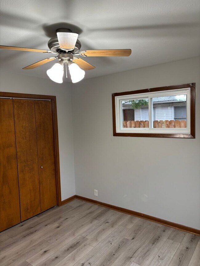 Building Photo - Eacker Rentals (1730 S 17th St)