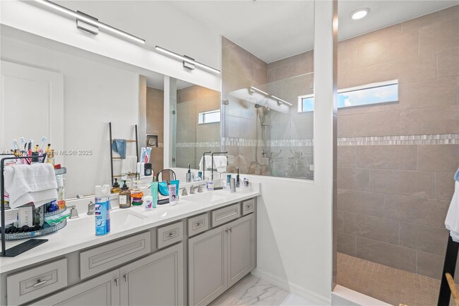 Building Photo - 4461 Waterside Dr