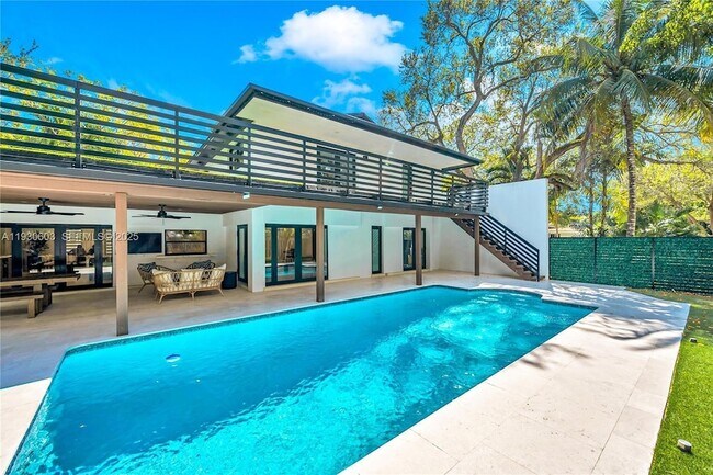 Building Photo - 11340 SW 74th Ct