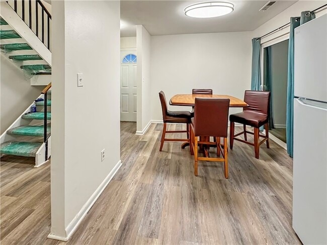 Building Photo - 314 College Park Dr