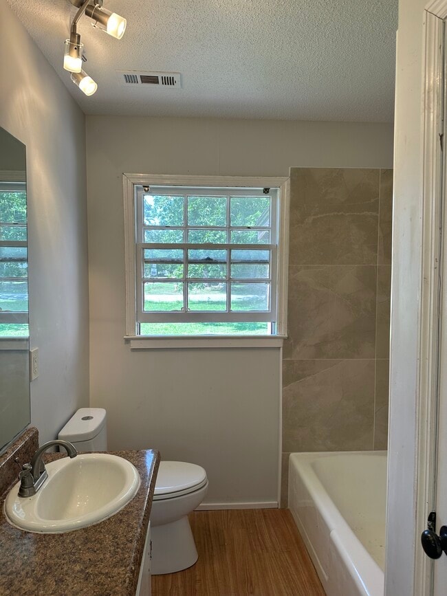 Building Photo - 8844-8850 Deerwood Dr (Quadplex)