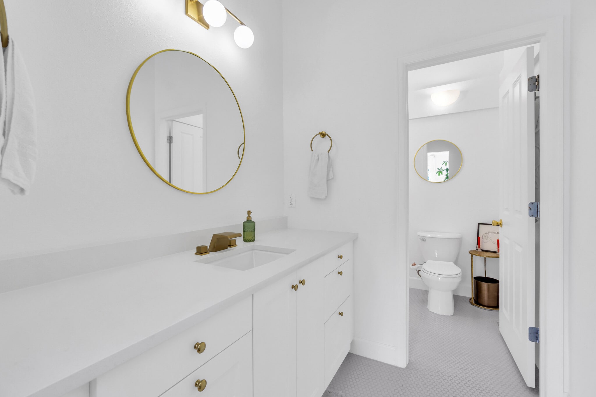 Bedroom 1 en-suite - 1619 N Franklin St