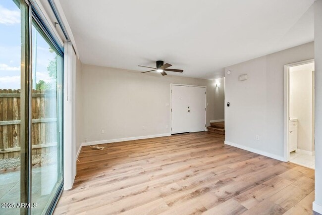 Building Photo - 5911 W Golden Ln