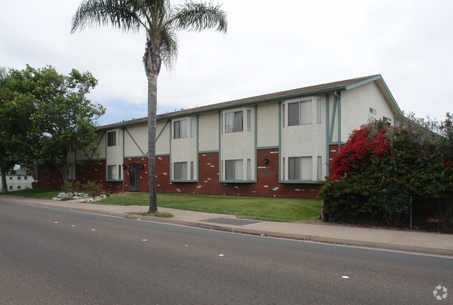 Building Photo - 429 Palm Ave