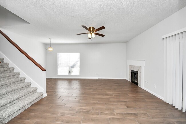 Building Photo - 3750 Tanglewilde St