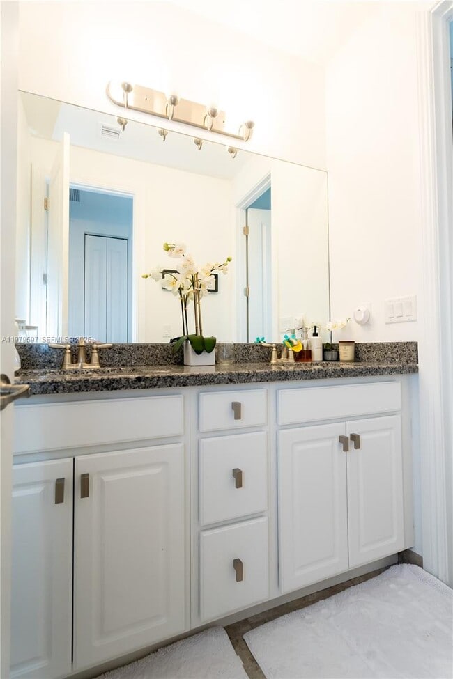 Building Photo - 11826 SW 13th Ct