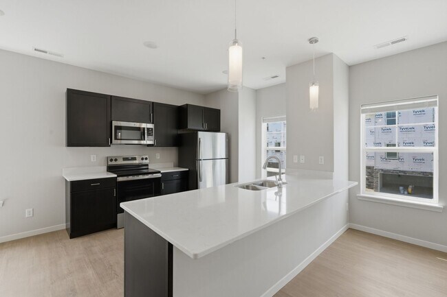 Building Photo - 142 Russ Dr SW