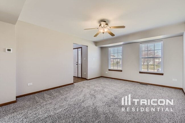 Building Photo - 3501 Stone Creek Dr