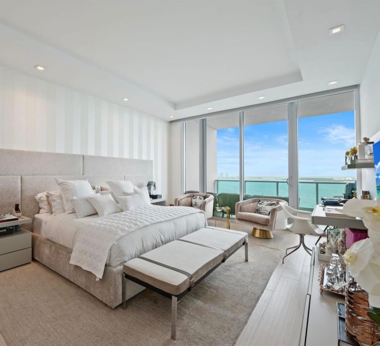 Building Photo - 1408 Brickell Bay Dr