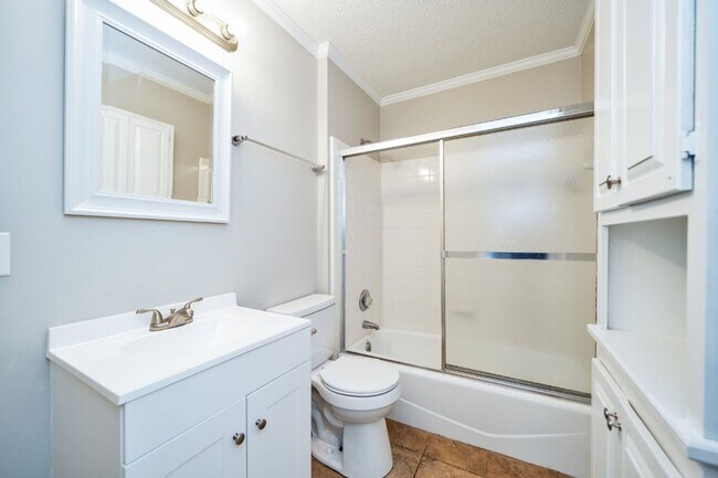 Building Photo - Spacious Hueytown Oasis – Country Feel, Ci...