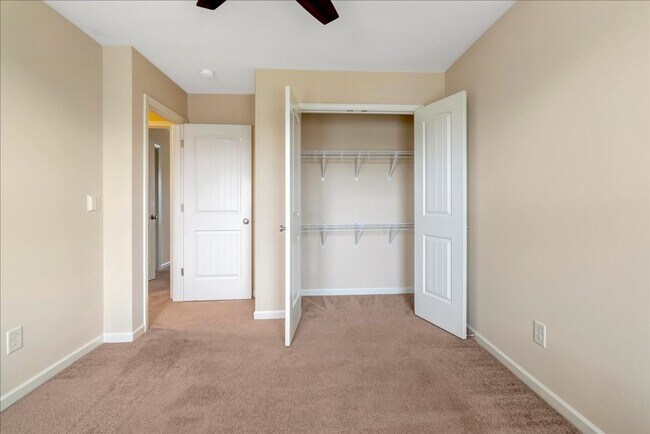 Building Photo - Updated Home with Fenced Yard in Massey Preserve