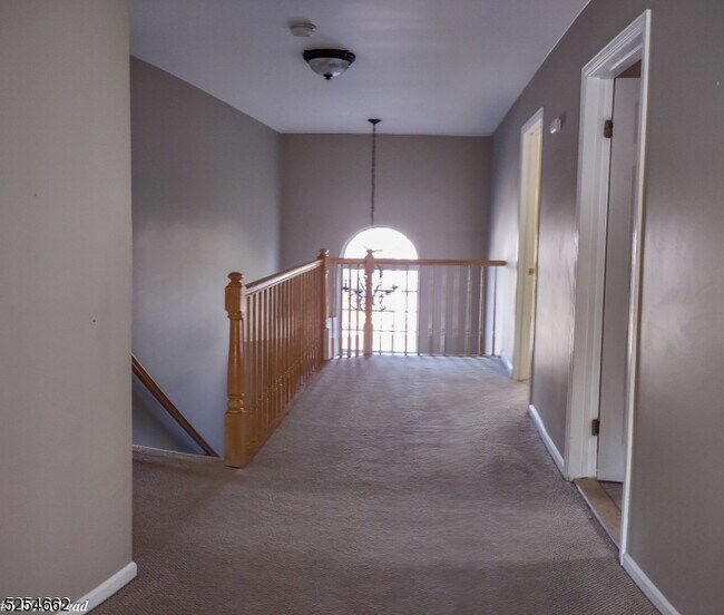 Building Photo - 6 Whitehead Rd