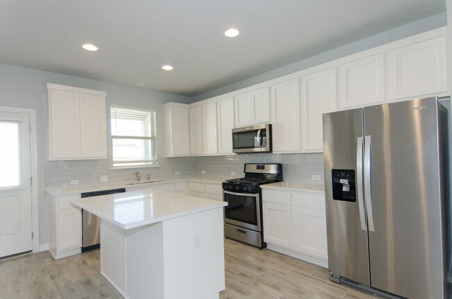 Building Photo - 2136 Pecan Island Dr