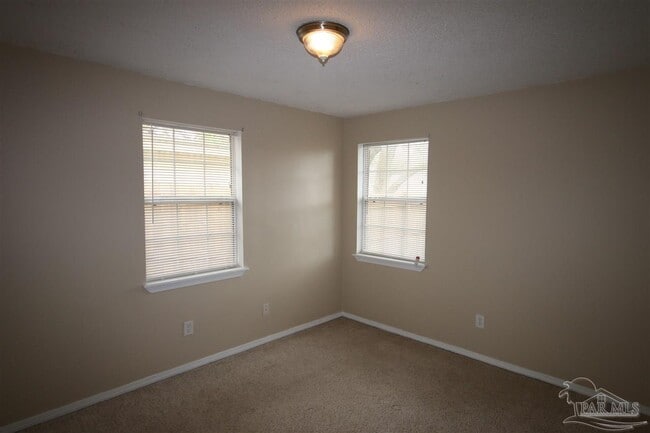 Building Photo - 3160 Palmdale Ave