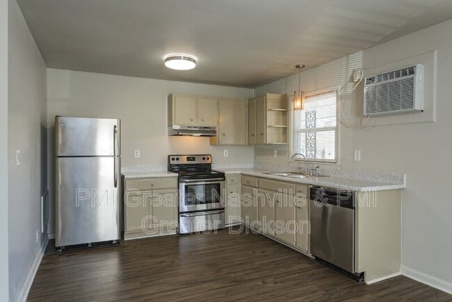 Building Photo - 816 Greenland Dr