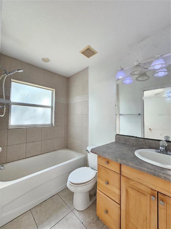 Building Photo - 2746 Smithtown Dr