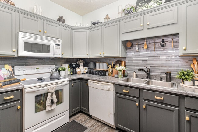Building Photo - 3738 Meadow Ridge Ln